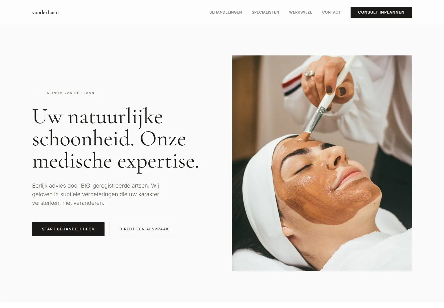 Homepage van Aesthetic Clinic op een laptop